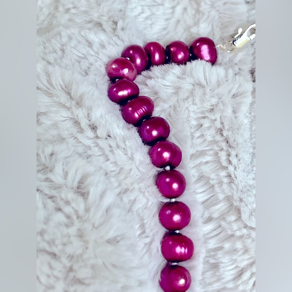 EUC Magenta 🩷💜Freshwater Pearl Necklace 18” - Picture 9 of 16